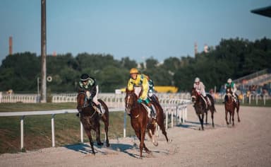 Horse racing at Thunder Plains Park